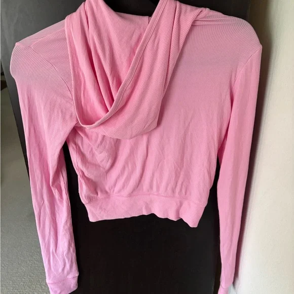 Skims Bubblegum Pink Soft Lounge Zip Up Hoodie
Small
New with Tags - Picture 4 of 4